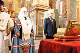 Rusya Tarihi Prens Dmitri Donskoyun Kemiklerini Cephedeki Birliklere Gönderdi