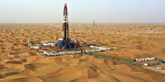 Taklamakan Çölü’nde 8 Bin Metre Derinlikten Petrol ve Doğal Gaz Üretimi Rekor Kırdı