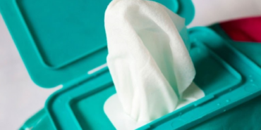 Birleşik Krallık plastik içeren tek kullanımlık ıslak mendillerin satışını yasaklıyor