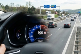 Avrupa Otoyollarında Hız Sınırını 100 Kilometreye Düşürme Önerisi Gündeme Geldi