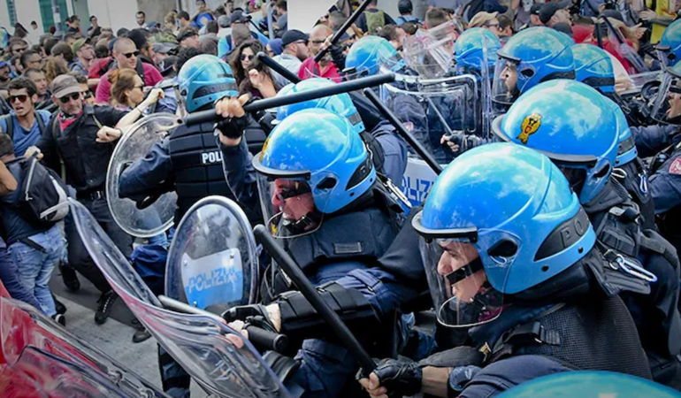 Avrupa'da güvenlik güçleri, yağma ve şiddet olaylarına dönüşen protestoların ardından harekete geçti. Fransa'da birçok kentte sokağa çıkma yasağı ilan edilirken, İtalya Milano'ya 500 asker sevk etme kararı aldı; Arnavutluk'un ise Türkiye'den TOMA getirttiği ortaya çıktı.
